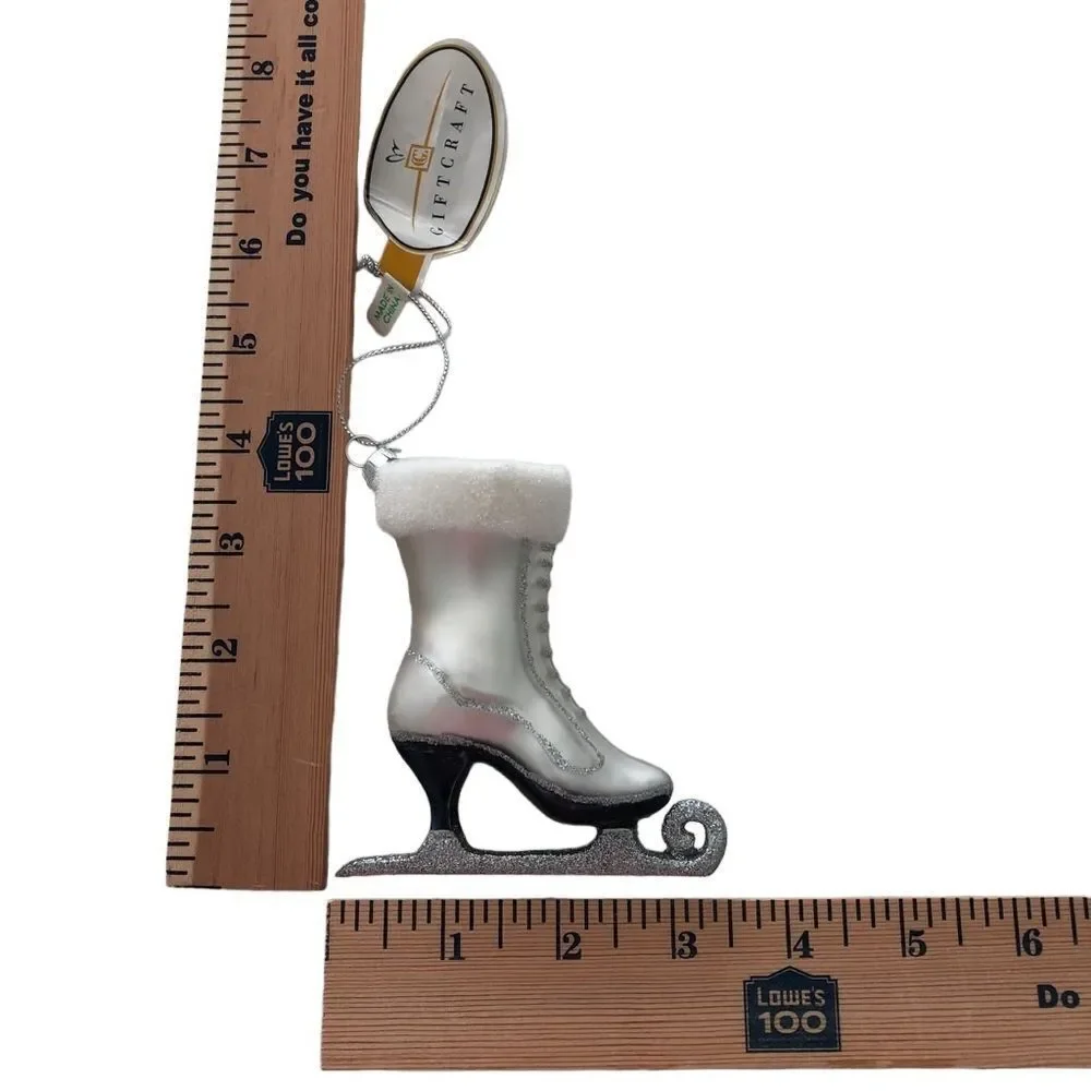 FIGURE SKATING ORNAMENT GLASS WITH SILVER GLITTER